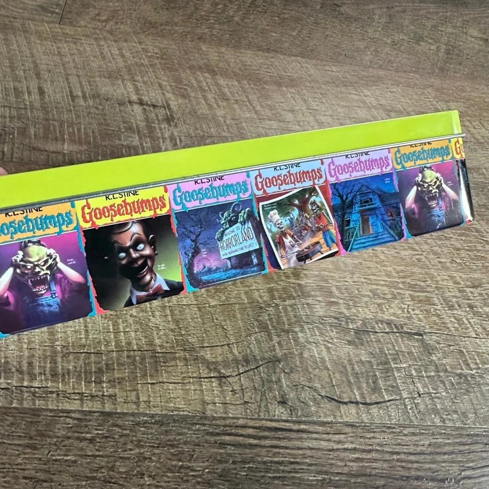 Collectors Scholastic Goosebumps Book Set with metal tin